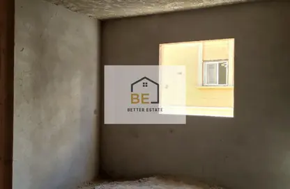 شقة - 3 غرف نوم - 1 حمام للبيع في طريق مدارس الهضبة الوسطي - الهضبة الوسطي - المقطم - القاهرة