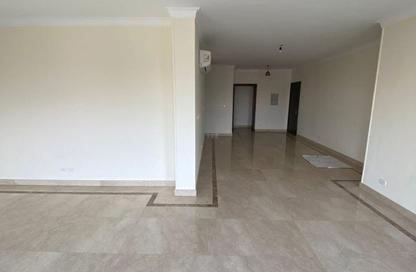 شقة - 3 غرف نوم - 3 حمامات للايجار في ذا كورت ياردز - كمبوندات الشيخ زايد - الشيخ زايد - الجيزة