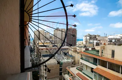 شقة - 3 غرف نوم - 3 حمامات للبيع في شارع مصطفي فهمي - جليم - حي شرق - الاسكندرية