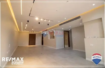 شقة - 3 غرف نوم - 3 حمامات للايجار في أكتوبر بلازا - كمبوندات 6 أكتوبر - مدينة 6 أكتوبر - الجيزة