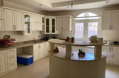 فيلا - 7 غرف نوم - 6 حمامات للايجار في شارع ليلي مراد - الياسمين 5 - الياسمين - مدينة القاهرة الجديدة - القاهرة