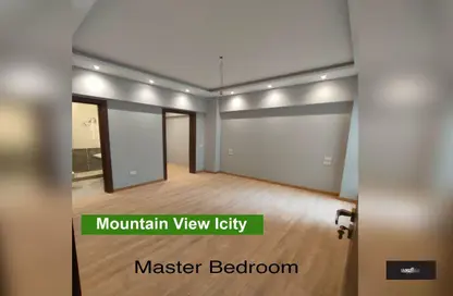 Apartment - 3 Bedrooms - 3 Bathrooms for sale in Mountain View iCity - 5th Settlement Compounds - The 5th Settlement - New Cairo City - Cairo
