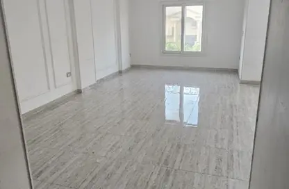 شقة - 3 غرف نوم - 3 حمامات للايجار في شارع سميحة الباجوري - الياسمين 7 - الياسمين - مدينة القاهرة الجديدة - القاهرة