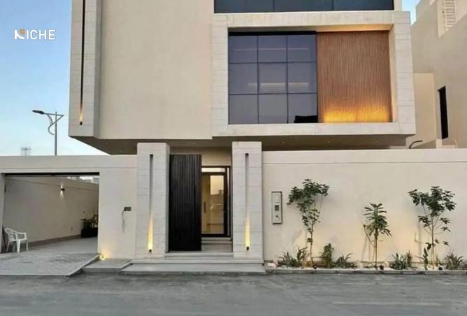 8078279 - Property Image 2