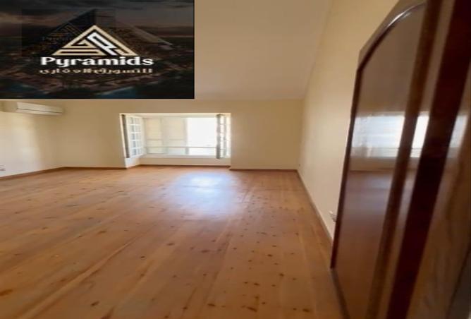 8211990 - Property Image 3