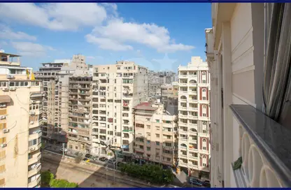 شقة - 3 غرف نوم - 3 حمامات للبيع في شارع رشدي - رشدي - حي شرق - الاسكندرية
