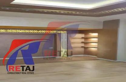 Apartment - 4 Bedrooms - 3 Bathrooms for sale in Al Tayaran St. - Manteqet Al Cinema - Nasr City - Cairo