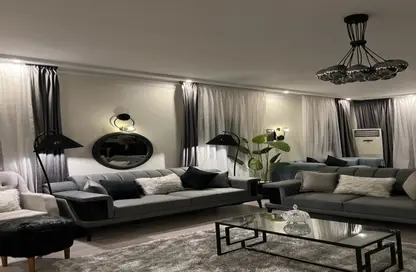 فيلا - 5 غرف نوم - 4 حمامات للايجار في پريڤادو - مدينتي - القاهرة