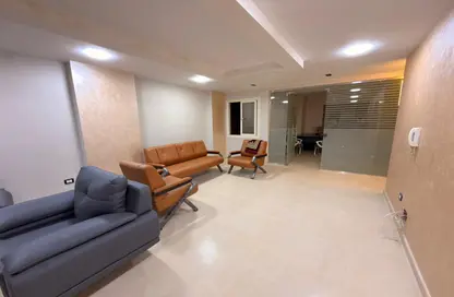 Half Floor - Studio - 2 Bathrooms for rent in 10th Sector - Zahraa El Maadi - Hay El Maadi - Cairo