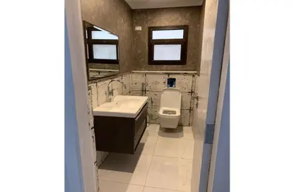 شقة - 3 غرف نوم - 3 حمامات للايجار في ذا كورت ياردز - كمبوندات الشيخ زايد - الشيخ زايد - الجيزة