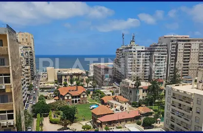 شقة - 3 غرف نوم - 2 حمامات للبيع في طريق الحرية - سابا باشا - حي شرق - الاسكندرية
