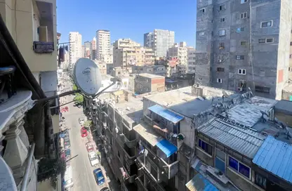 شقة - 3 غرف نوم - 1 حمام للبيع في شارع صالح الحدينى - محرم بك - حي وسط - الاسكندرية