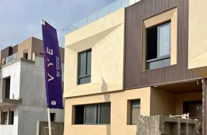 Townhouse - 3 Bedrooms - 4 Bathrooms for sale in Vye Sodic - New Zayed City - Sheikh Zayed City - Giza