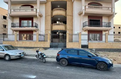 شقة - 3 غرف نوم - 2 حمامات للبيع في حي النادي - مدينة الشروق - القاهرة