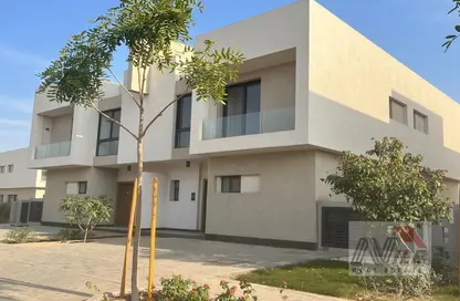 فيلا - 5 غرف نوم - 5 حمامات للبيع في كمبوند البروج - كمبوندات الشروق - مدينة الشروق - القاهرة