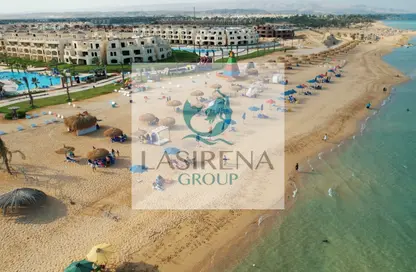 Chalet - 2 Bedrooms - 2 Bathrooms for sale in Lasirena Palm Beach - Al Ain Al Sokhna - Suez