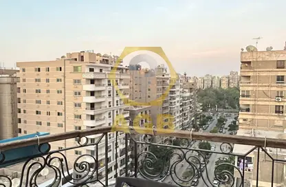 Apartment - 3 Bedrooms - 2 Bathrooms for sale in Fareek Awal Ali Amer St. - 6th Zone - Nasr City - Cairo