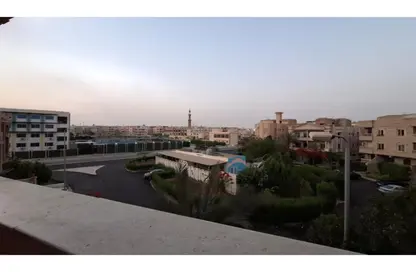 شقة - 3 غرف نوم - 2 حمامات للايجار في الحي العاشر - الشيخ زايد - الجيزة