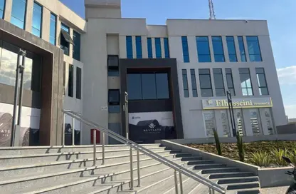 محل تجاري - استوديو - 2 حمامات للبيع في ويست جايت - كمبوندات 6 أكتوبر - مدينة 6 أكتوبر - الجيزة