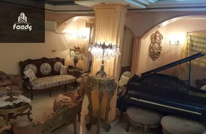 شقة - 3 غرف نوم - 2 حمامات للبيع في شارع نجاتي سراج - المنطقة الثامنة - مدينة نصر - القاهرة