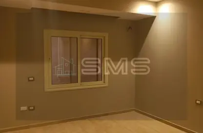 شقة - 3 غرف نوم - 3 حمامات للايجار في غرب الجولف - كمبوندات القطامية - القطامية - مدينة القاهرة الجديدة - القاهرة