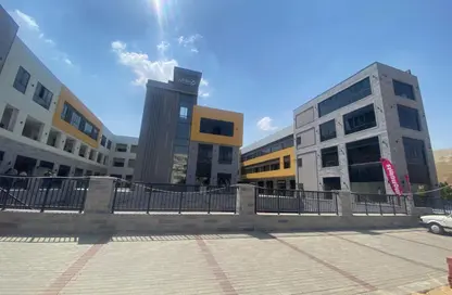 محل تجاري - استوديو - 1 حمام للبيع في ميركادو مول - الحي الثاني غرب - مدينة الشروق - القاهرة