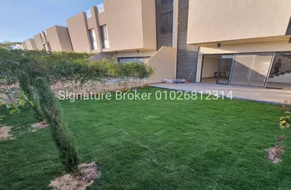 تاون هاوس - 3 غرف نوم - 3 حمامات للايجار في كمبوند البروج - كمبوندات الشروق - مدينة الشروق - القاهرة