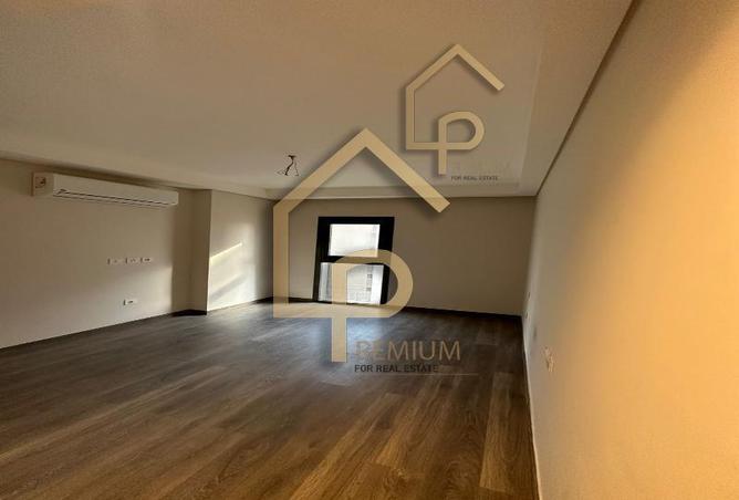 7048125 - Property Image 2
