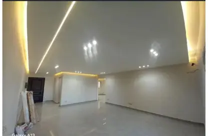 Apartment - 3 Bedrooms - 3 Bathrooms for rent in Green 3 - 2nd District - Sheikh Zayed City - Giza