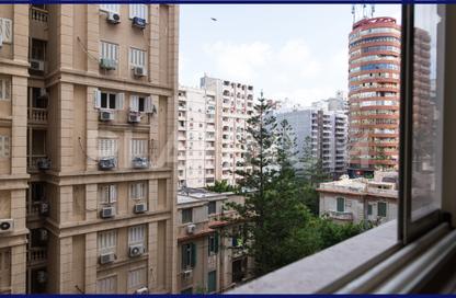 شقة - 3 غرف نوم - 3 حمامات للبيع في شارع مصطفي ماهر - جليم - حي شرق - الاسكندرية