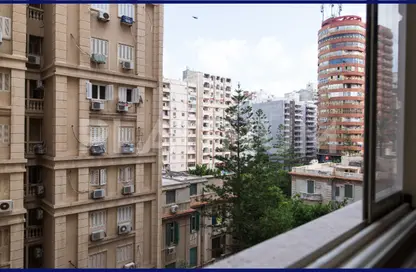 شقة - 3 غرف نوم - 3 حمامات للبيع في شارع مصطفي ماهر - جليم - حي شرق - الاسكندرية