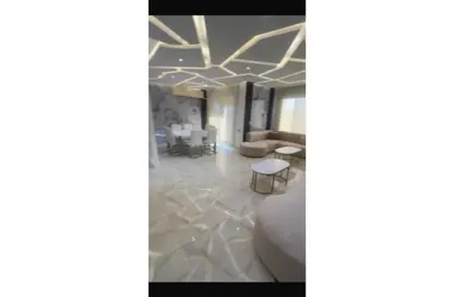 (بنتهاوس  (روف - 3 غرف نوم - 3 حمامات للبيع في ذا فيلدج - المستثمرين الجنوبية - مدينة القاهرة الجديدة - القاهرة