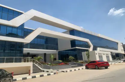 Office Space - Studio - 2 Bathrooms for sale in Ozone Health Care District - Al Narges - New Cairo City - Cairo