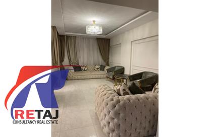 شقة - 3 غرف نوم - 2 حمامات للبيع في شارع نجاتي سراج - المنطقة الثامنة - مدينة نصر - القاهرة