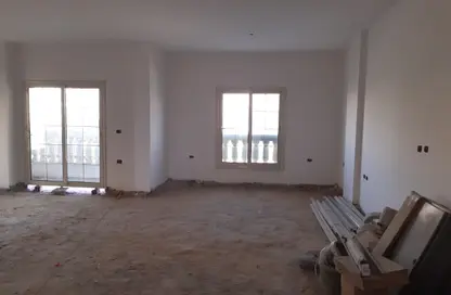 Apartment - 4 Bedrooms - 3 Bathrooms for sale in Al Shouyfat - 5th Settlement Compounds - The 5th Settlement - New Cairo City - Cairo