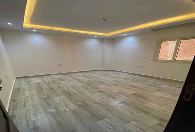 8073236 - Property Image 3