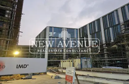 مساحات مكتبية - استوديو - 3 حمامات للبيع في شارع ال ٩٠ الجنوبي - شارع التسعين الجنوبي - التجمع الخامس - مدينة القاهرة الجديدة - القاهرة