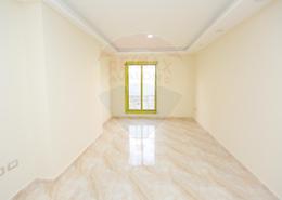 Apartment - 3 bedrooms - 1 bathroom for للبيع in Moharam Bek - Hay Sharq - Alexandria