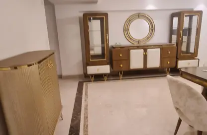 شقة - 3 غرف نوم - 3 حمامات للبيع في شارع الثوره - الدقي - الجيزة