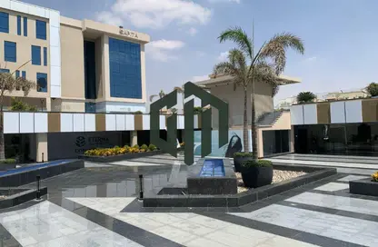 محل تجاري - استوديو - 1 حمام للايجار في وان جولدن سكوير مول - التجمع الخامس - مدينة القاهرة الجديدة - القاهرة