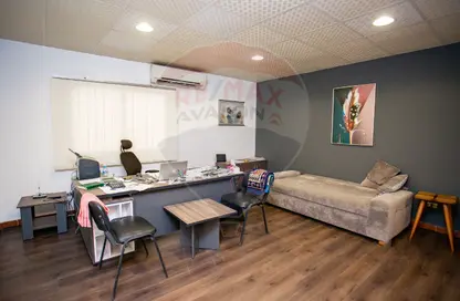 مساحات مكتبية - استوديو - 1 حمام للبيع في شارع خليل ابراهيم - جناكليس - حي شرق - الاسكندرية