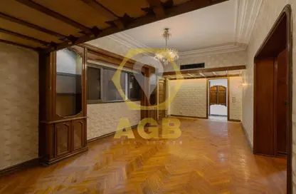 شقة - 4 غرف نوم - 3 حمامات للبيع في شارع عدن - المهندسين - الجيزة