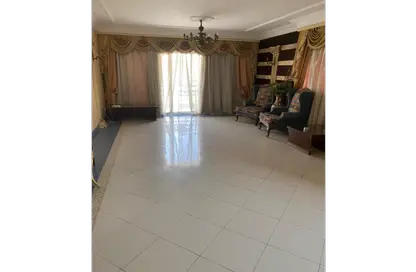 Apartment - 3 Bedrooms - 1 Bathroom for sale in Zayed 2000 - 4th District - Sheikh Zayed City - Giza