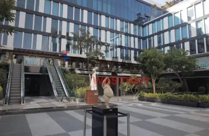 مساحات مكتبية - استوديو - 3 حمامات للبيع في بارك ستريت - محور 26 يوليو - الشيخ زايد - الجيزة