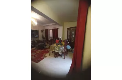 شقة - 2 غرف نوم - 1 حمام للبيع في المنطقة الاولي - مدينة الشروق - القاهرة