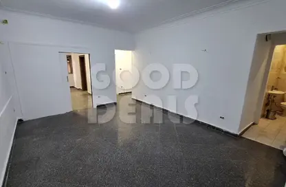 شقة - 4 غرف نوم - 2 حمامات للايجار في شارع الاهرام - روكسي - مصر الجديدة - القاهرة شقة - 4 غرف نوم - 2 حمامات للايجار في شارع الاهرام - روكسي - مصر الجديدة - القاهرة