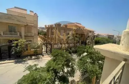 Villa - 4 Bedrooms - 5 Bathrooms for sale in Maxim - The 1st Settlement - New Cairo City - Cairo