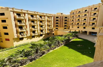 Apartment - 2 Bedrooms - 2 Bathrooms for sale in American University Housing District - 5th Settlement Compounds - The 5th Settlement - New Cairo City - Cairo