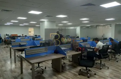 مساحات مكتبية - استوديو - 5 حمامات للايجار في شارع مجمع البنوك - شارع التسعين الجنوبي - التجمع الخامس - مدينة القاهرة الجديدة - القاهرة