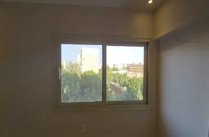 Apartment - 2 Bedrooms - 1 Bathroom for sale in 3rd District - Sheikh Zayed City - Giza